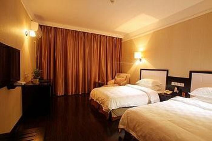 Room 5 of 10