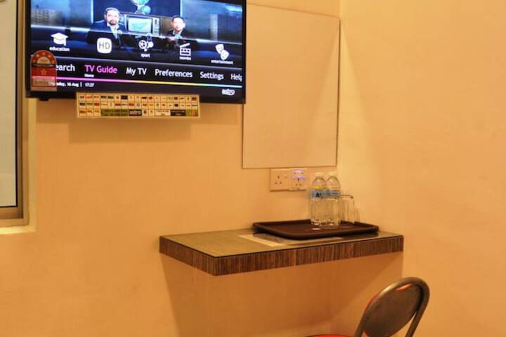 Room 12 of 27