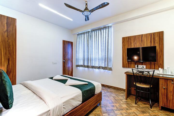 Room 11 of 24