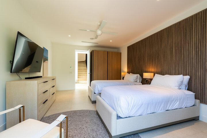 Room 78 of 344