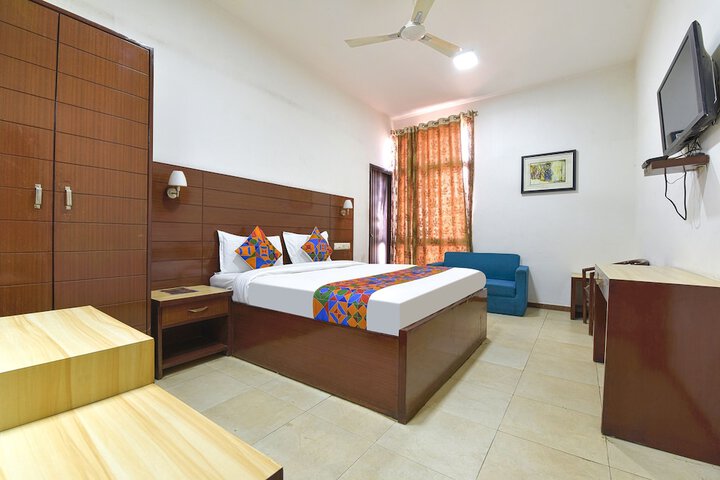 Room 15 of 35