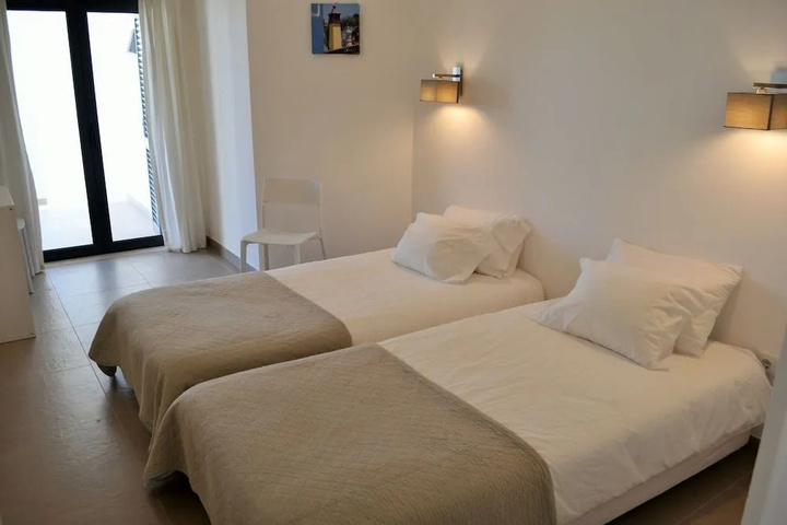 Room 4 of 15