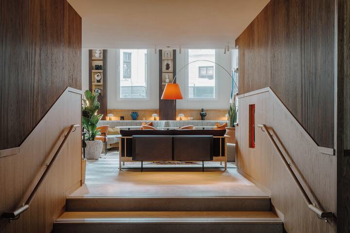 Entrance & Lobby