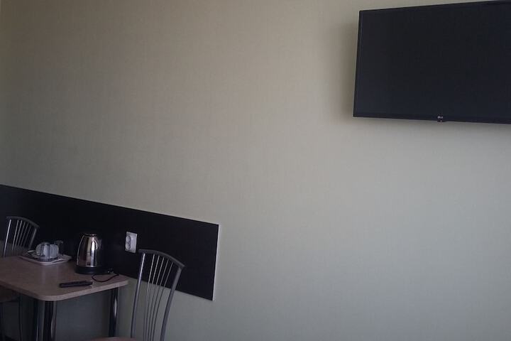 Room 7 of 18