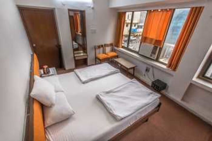 Room 18 of 42