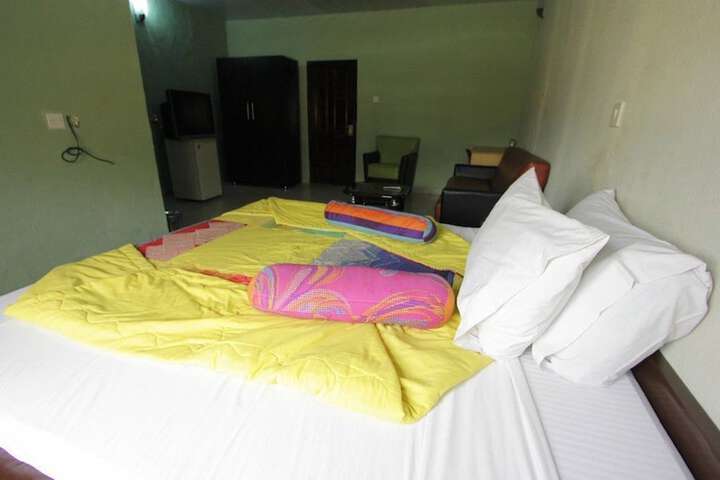 Room 6 of 23