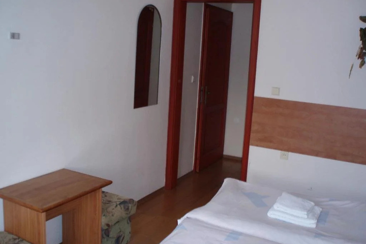 Room 3 of 23