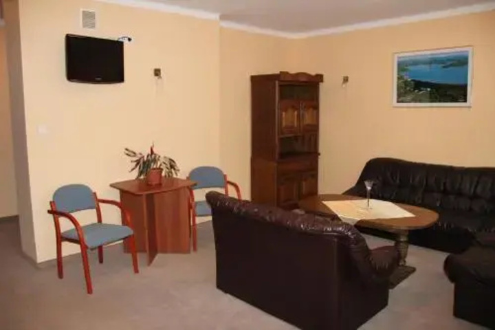 Room 11 of 14