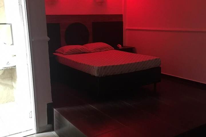 Room 4 of 10