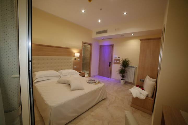 Room 12 of 64