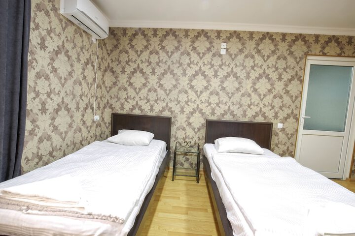 Room 24 of 53