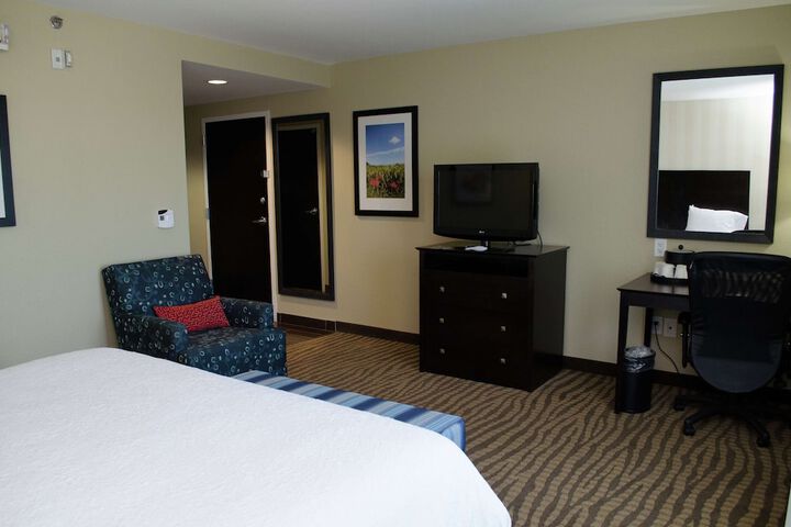 Room 6 of 32