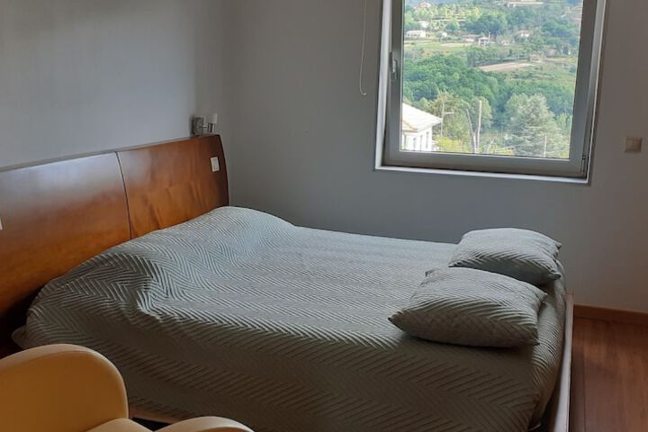 Room 2 of 25