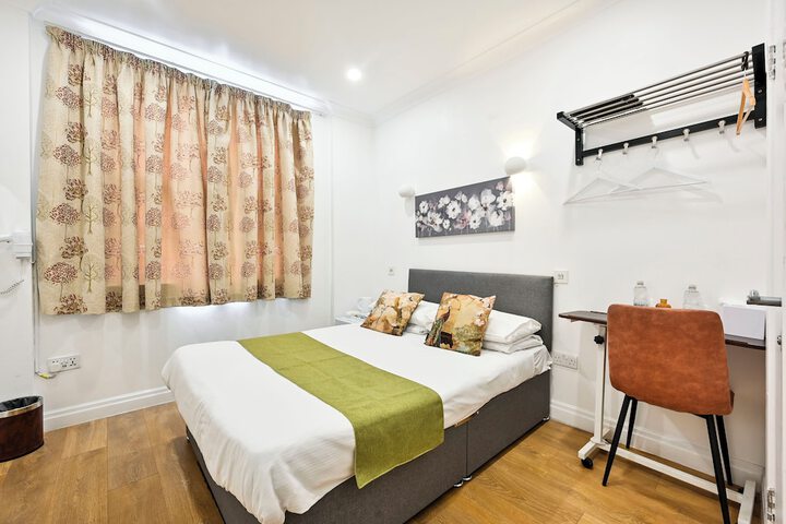 Room 44 of 79