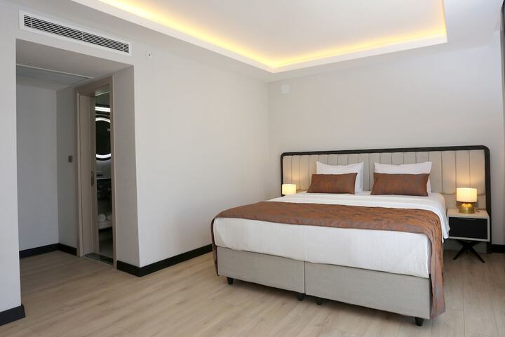 Room 13 of 29