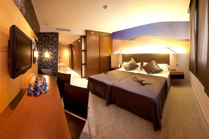 Room 11 of 50