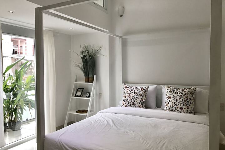 Room 15 of 26