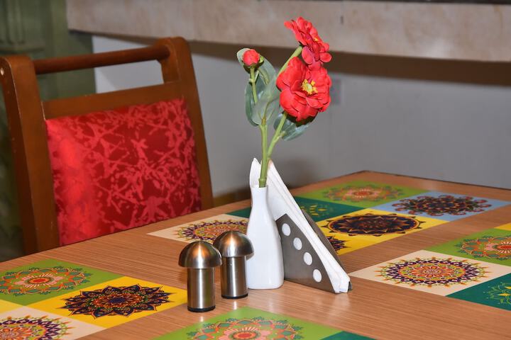 Dining 39 of 56