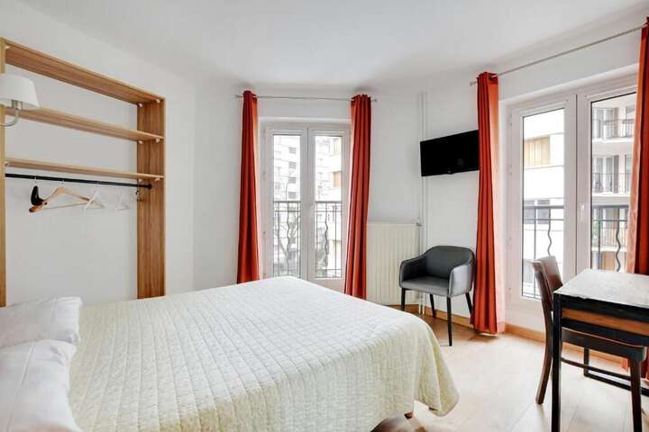 Room 4 of 5