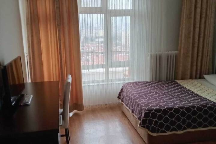 Room 12 of 21