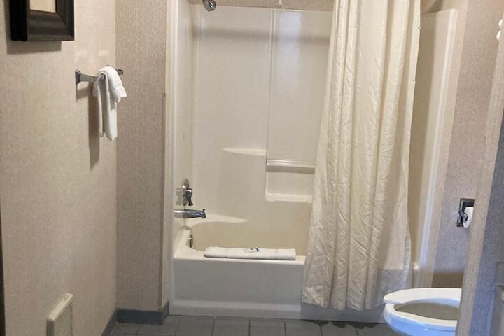 Room 15 of 25