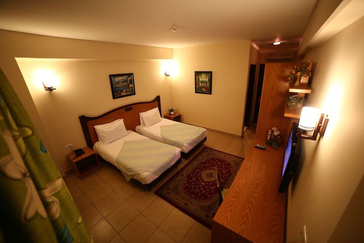 Room 10 of 49