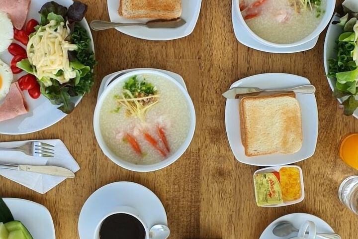 Breakfast/Coffee Service 26 of 30