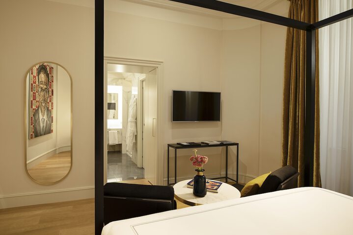 Room 22 of 122