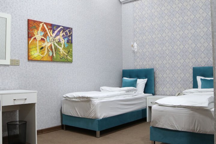 Room 6 of 15