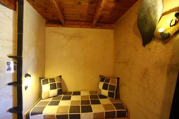 Room 13 of 26