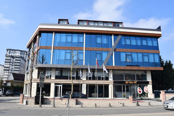 HMZ Luxury Hotel
