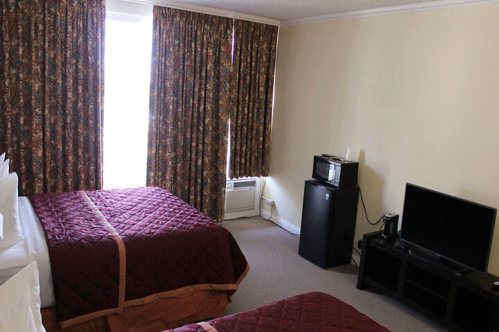 Room 9 of 11