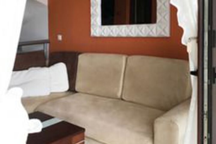Room 33 of 51