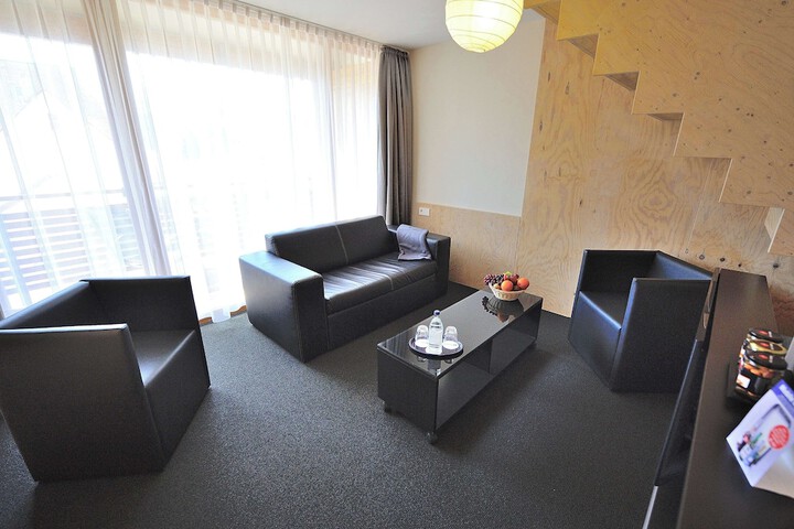 Room 27 of 91