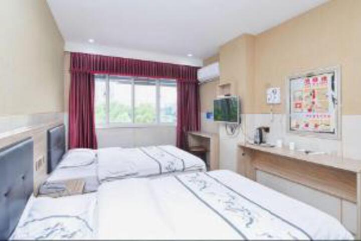 Room 3 of 5