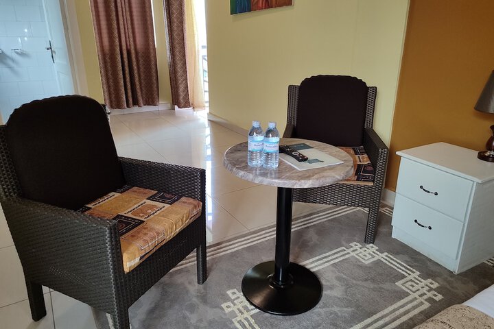 Room 13 of 40
