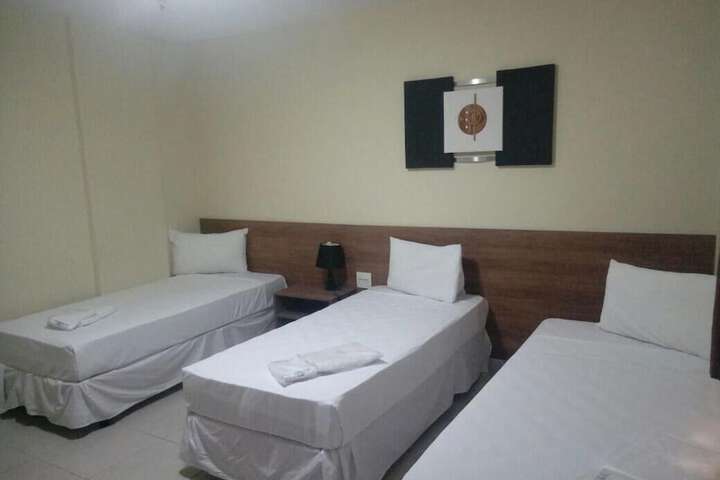 Room 13 of 33