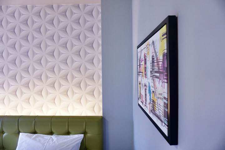 Room 17 of 167