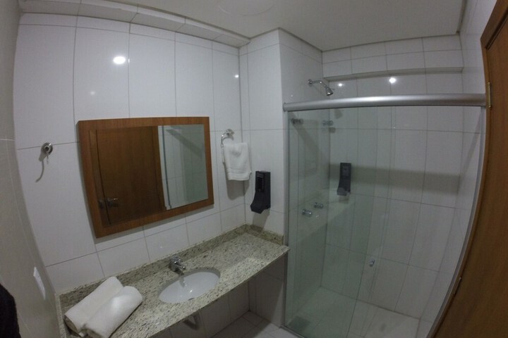 Room 8 of 9