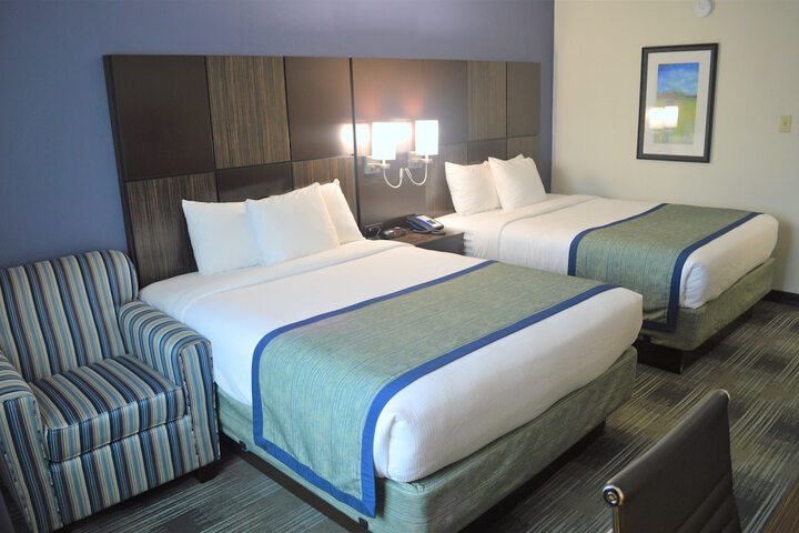 2 Queen Beds (6 of 11)