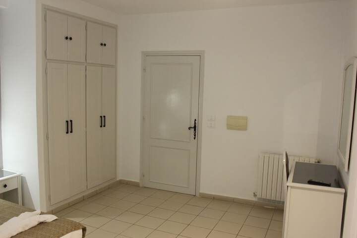 Room 42 of 153