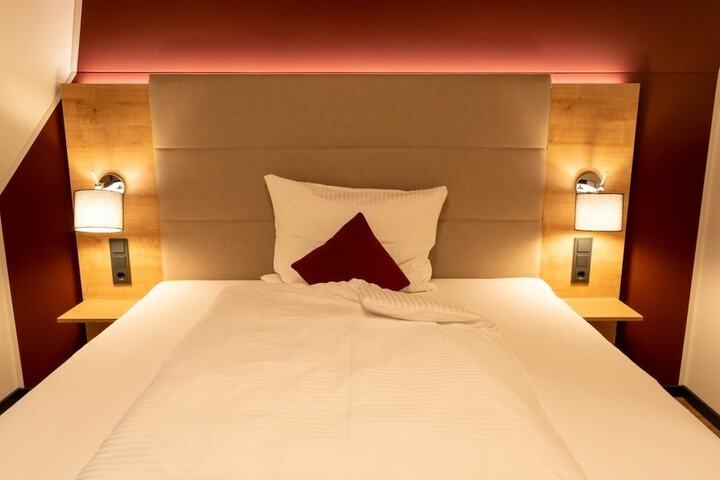 Room 30 of 65