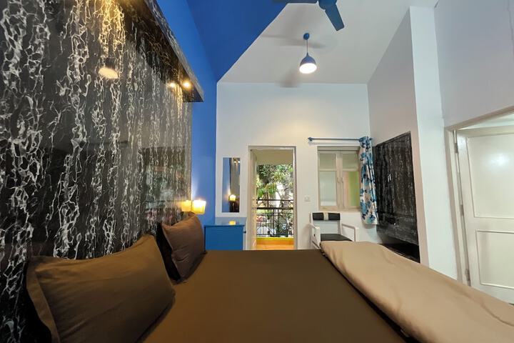 Room 35 of 160