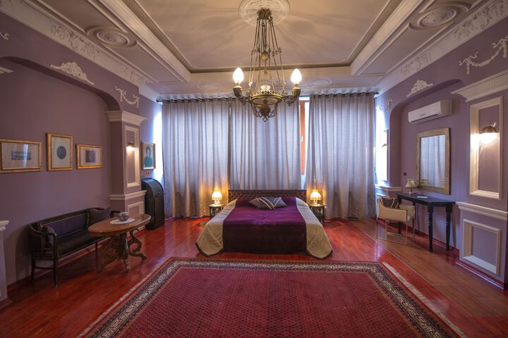 Room 13 of 65