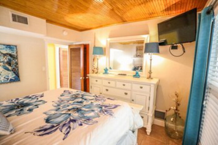 Room 28 of 36