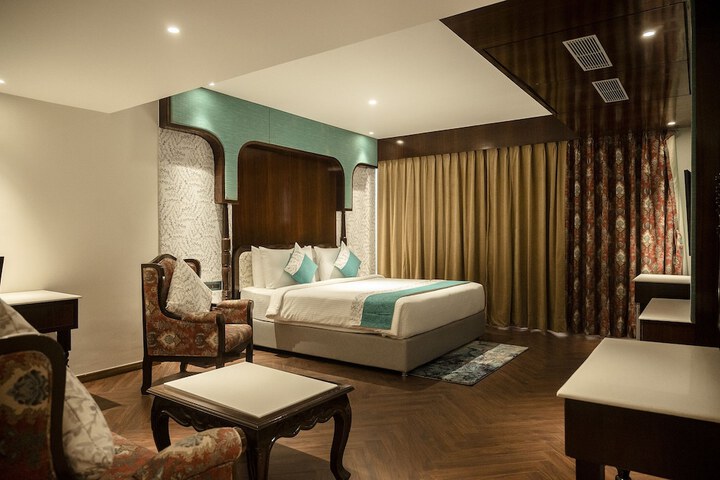 Room 4 of 20