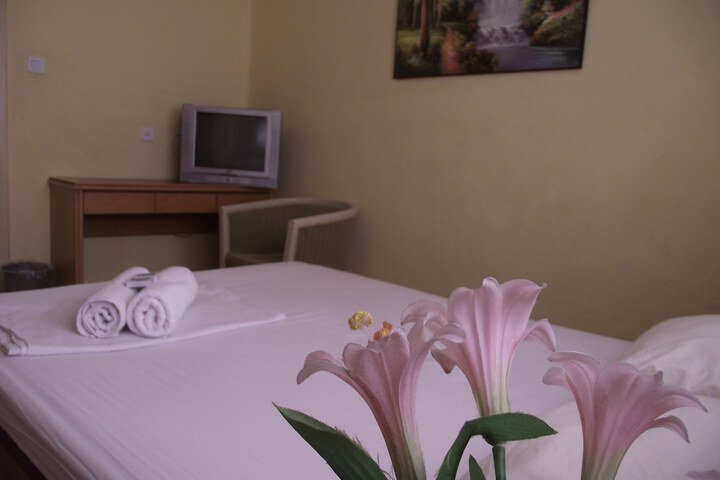 Room 9 of 31