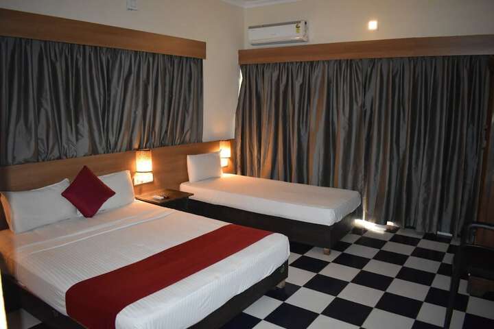 Room 9 of 23