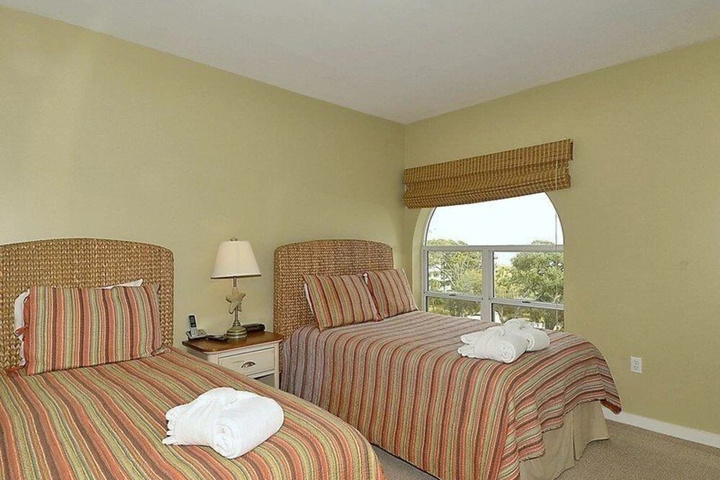 Room 2 of 17