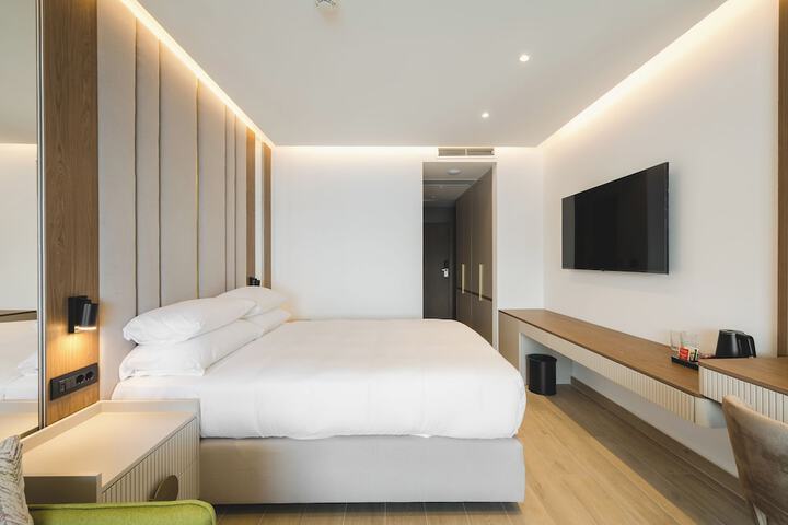 Room 20 of 211